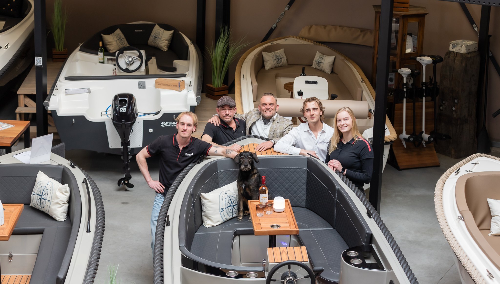 Het team van Funmaxx in de showroom in Enkhuizen
