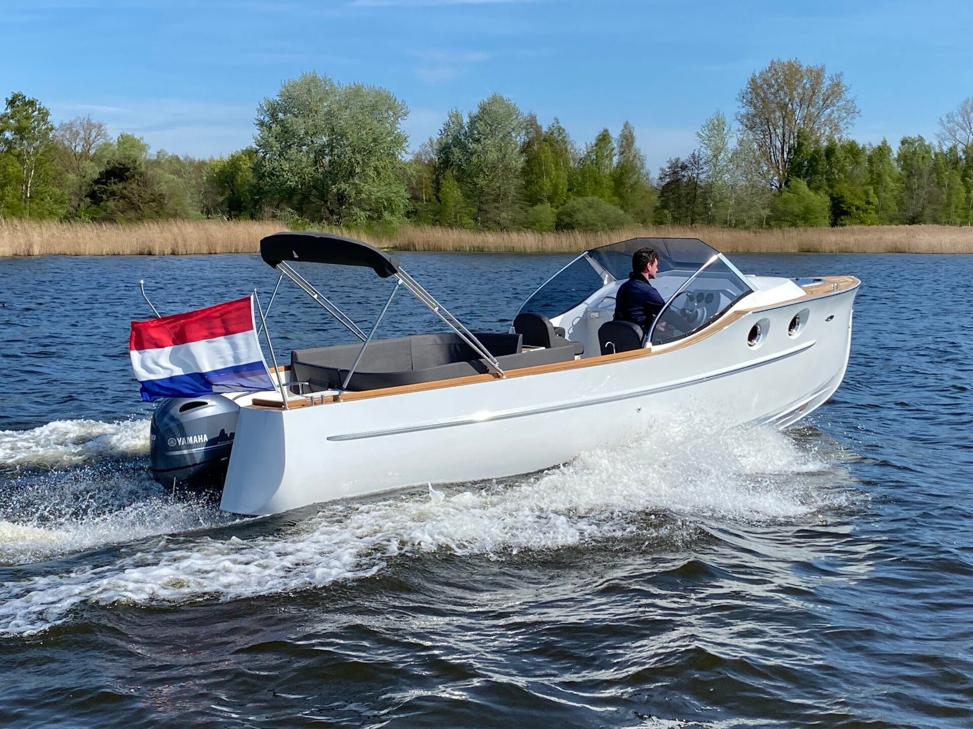 Oud Huijzer 700 Cabine
