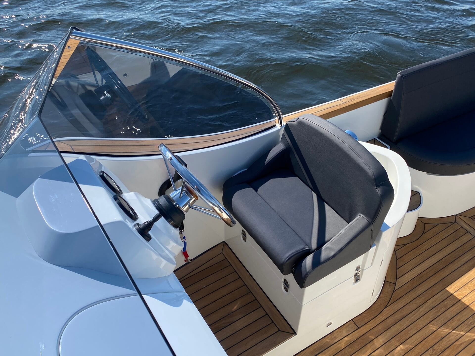 Oud Huijzer 700 Cabine