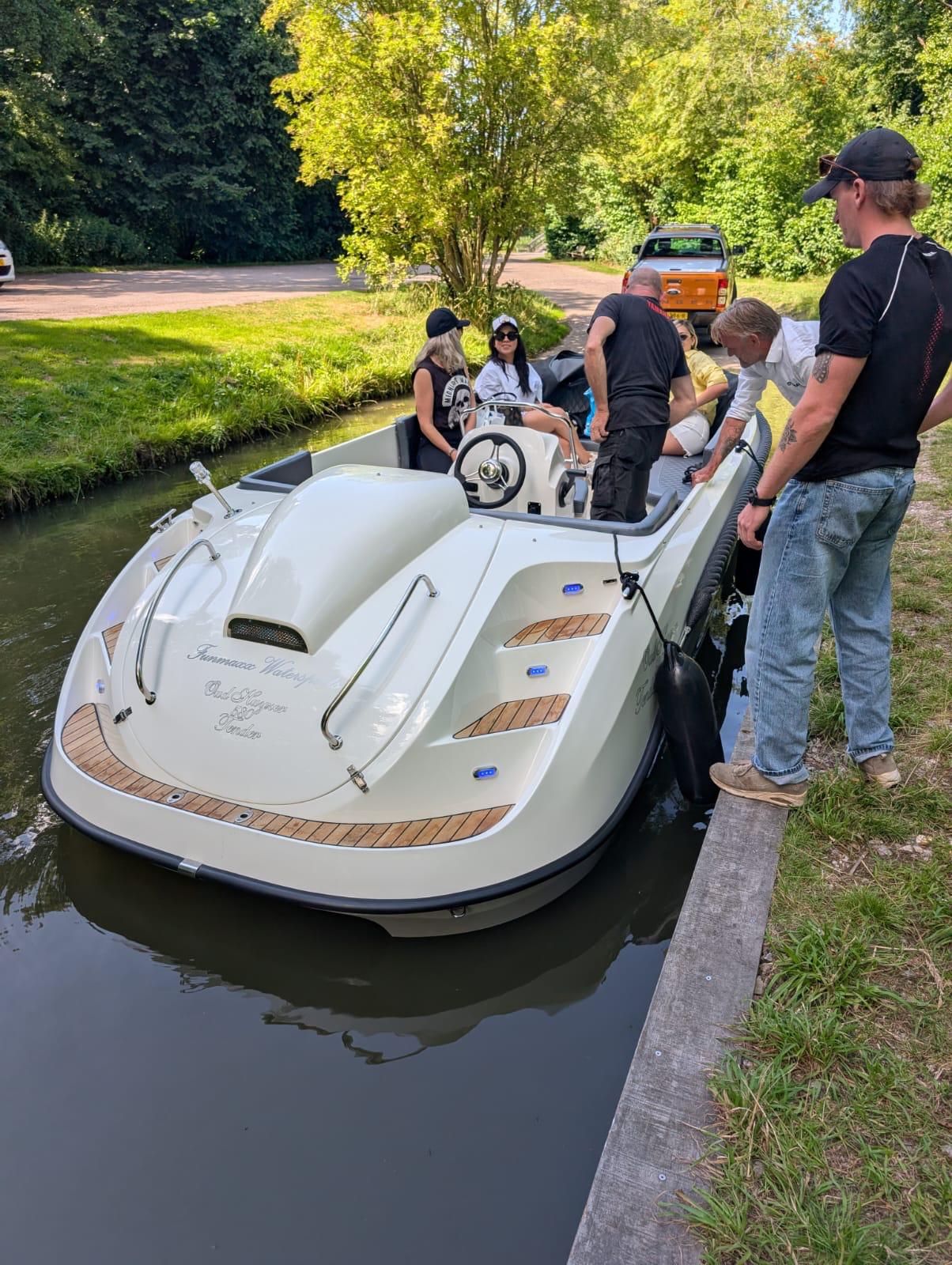Oud Huijzer 580 / 600 Tender – Nieuwstaat (2025) | Yamaha 25 pk | Zeer compleet