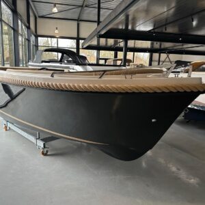 Lago Amore 600 Tender - Suzuki 30pk - Buiskap