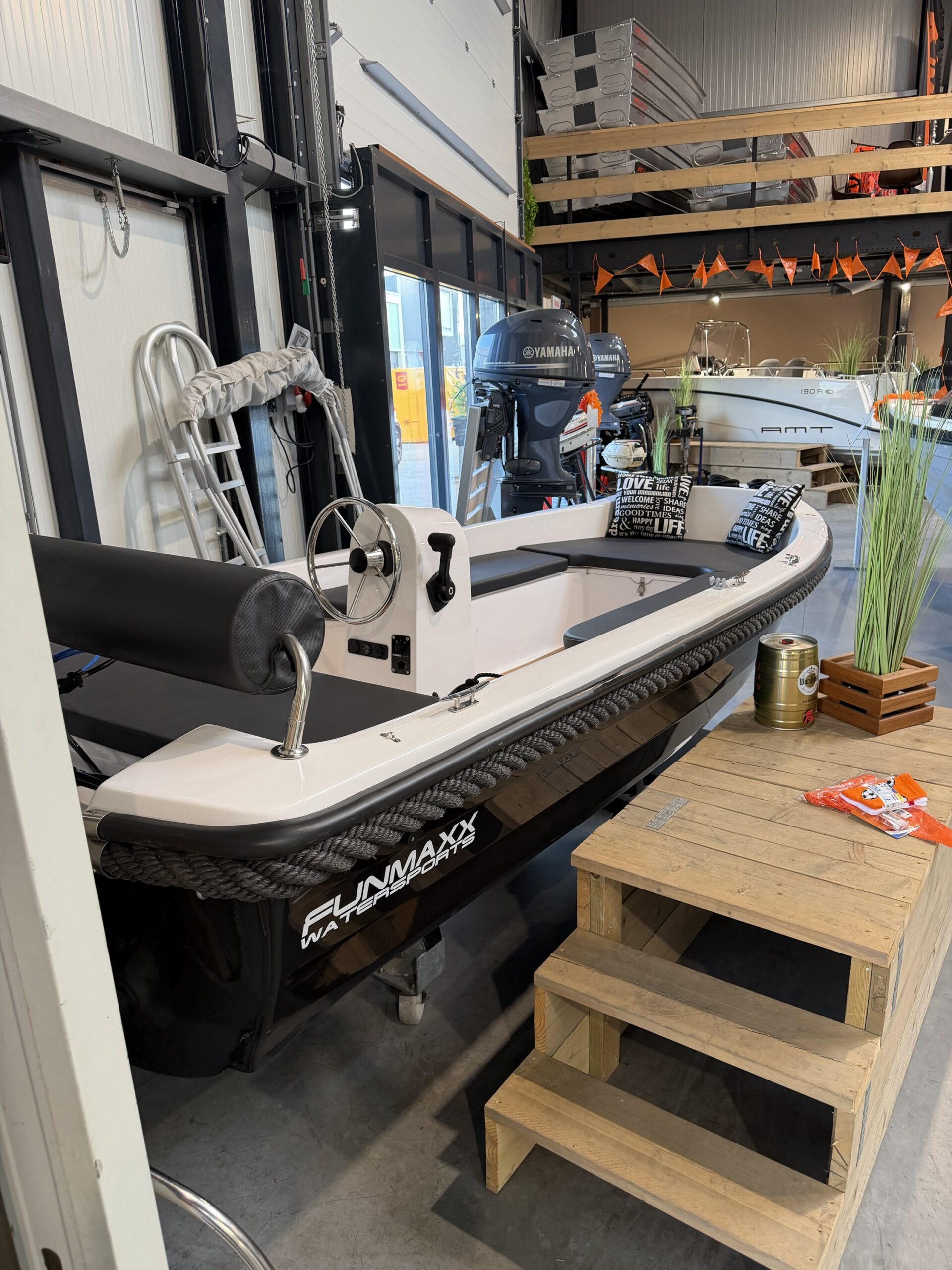 Funmaxx 435 – Yamaha 9.9 hightrust – dekzeil